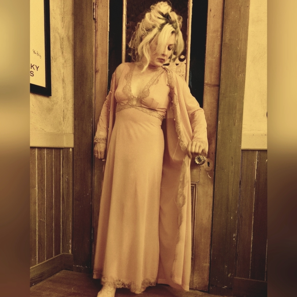 Emilio Pucci Vtg Robe & Chemise Set In Soft Pink W Bronze Lace.  Rare.  Medium